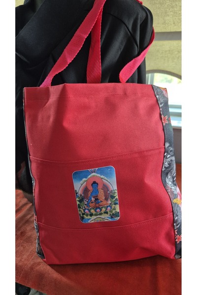 Makyajistanbul Shoulder Bag on the Market in the Sea