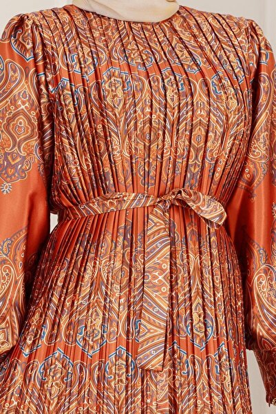 Sevitli Πλισέ φούστα με φούστα σατέν Mona φόρεμα-πλακάκι