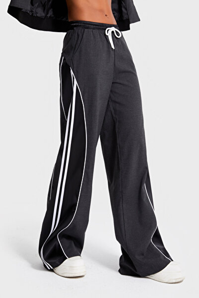 its basic Pantaloni de damă de culoare antracit din țesătură fragmentată cu detaliu de dungi cu design special