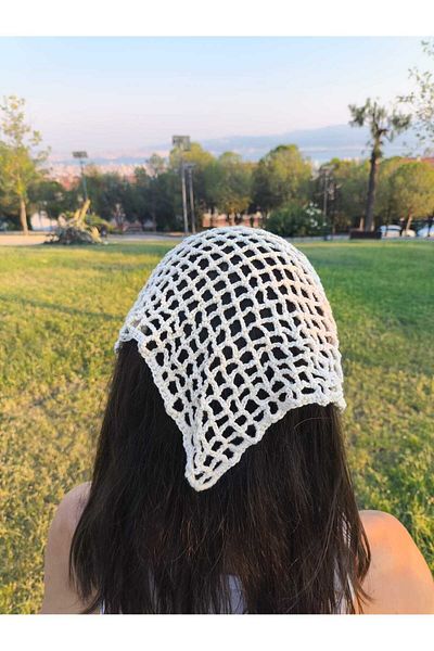 Momsada Moms Ada Cream Colored Hand Knitted Mesh Triangle Model Bandana, Accessory