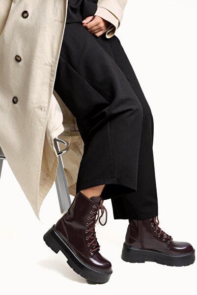 Bershka Bağcıklı tırtıklı tabanlı bot