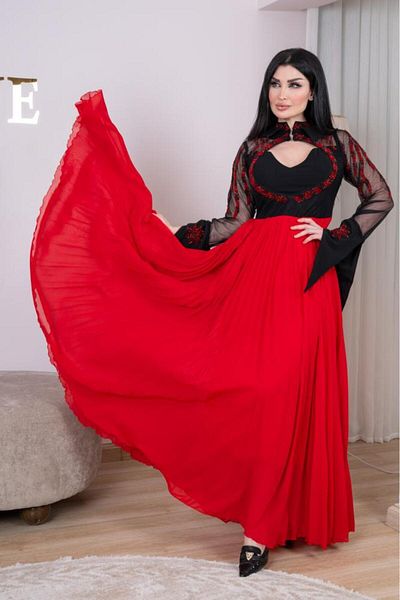 MEZON FASHION Luxurious evening dress with hand embroidery