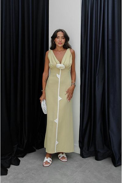 Havoş Light Yellow Collar Rose Detailed Dress