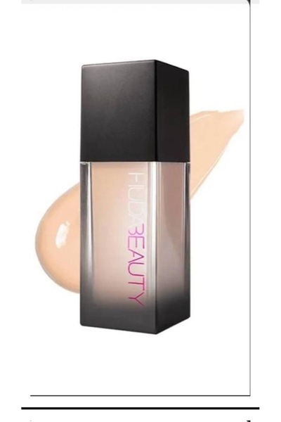 Gloria Mercury Hudabeauty Huda Beauty Foundation