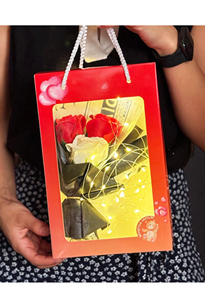 lenostra Kız Arkadaşa Hediye Işıklı Yapay Gül Buketi Hediye Kutusunda Sevgili...