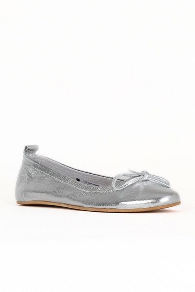 Bueno Shoes Silver Shiny Leather Women's Flat Ballerinas 01We5500