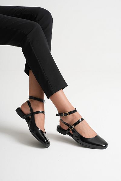Nexs Women's Ankle Strap Double Helmet Open Back Black Slippers