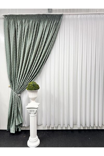 Metropolitan Concept Baroque drapery, worked on 10 cm wide rejansa.