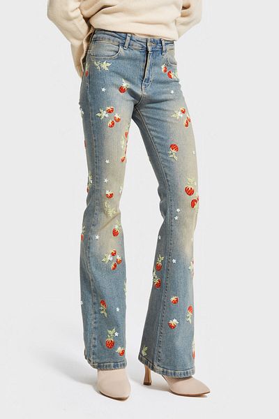 its basic Women's T.Jeans Color 2W5-32 Flare Fit Lycra Fabric Flower Embroidery Patterned Special Design Denim Jean