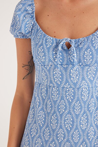 Tudors Γυναικείο φόρεμα με κοντό μανίκι με κορδόνι με φαρδύ γιακά με στάμπα