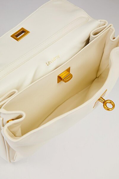 Levidor White Accessory Detailed Handbag