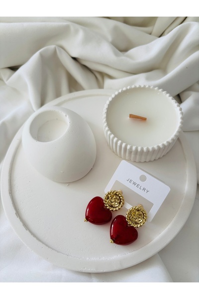 Home Kırmızı Kalp Küpe - Altın Gül Detaylı, Zarif ve Şık Kadın Küpe Modeli