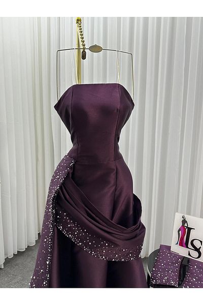 Diva style Modern and distinctive evening dress with separate sleeves and embroidered Mikado fabric