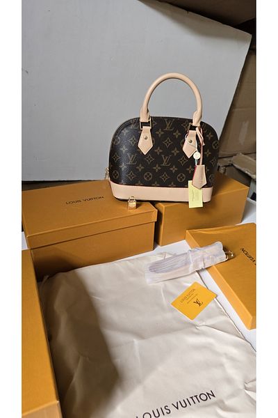 chch High quality shoulder bag with accessories