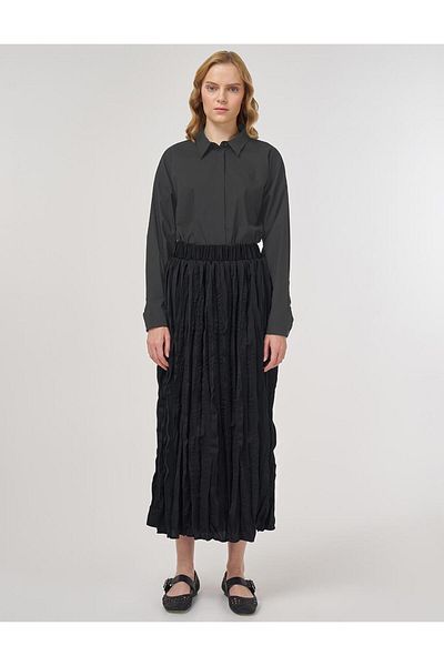 Kayra Crush Satin Skirt Black