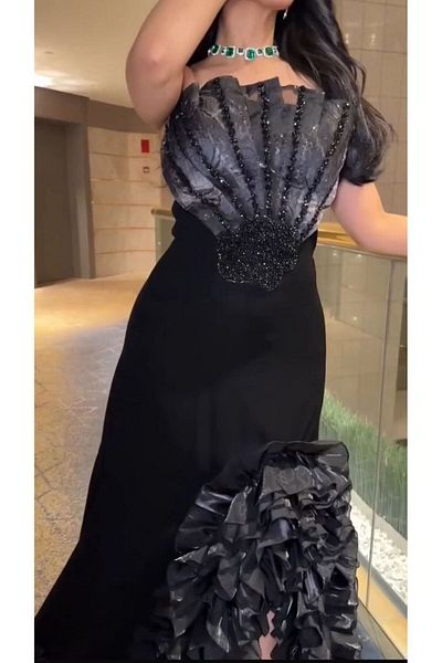 MEZON FASHION Evening dress with a distinctive design