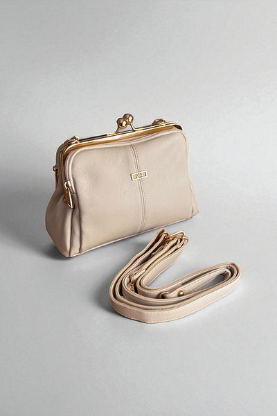 Classbag Women's Cream Kisslock Buckle-Two Strap Multi-Compartment Shoulder Bag
