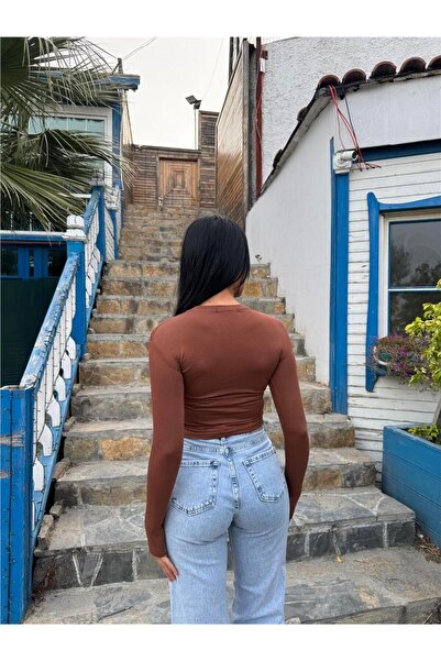 WeShaya Γυναικείο μακρυμάνικο μπλουζάκι από βισκόζη με λαιμόκοψη σε καφέ χρώμα