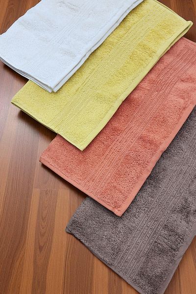 lissehome Set of 4 Highly Absorbent 100% Cotton Towels – 50X90 cm