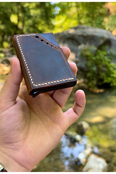 Takı Zanaatkarı حامل بطاقات من جلد العجل الأصلي - تصميم أنيق ومتين وصغير الحجم