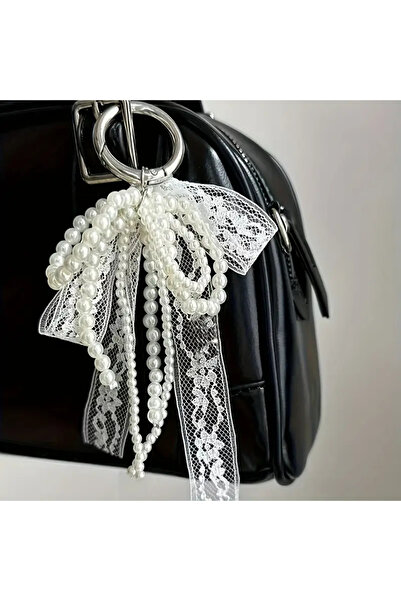 Indiehunterz Charm with Beads and Ribbon