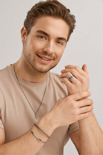 Caï Náramek pro dospělé v šedé barvě