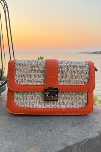 Melissa Boutique حقيبة نسائية ذات حزام طويل موديل قش برتقالي