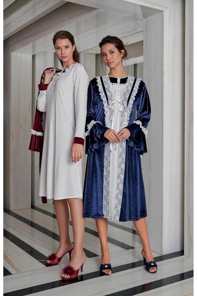 Modestia Jar Pierre 228 Velvet Nightgown Dressing Gown