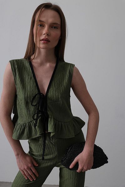 VAGGON Women's Khaki Front Tie Flounce Knitted Suit Vs00520