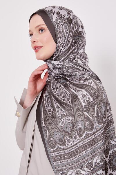 Levidor Red Green Spiral Pattern Indian Silk Shawl