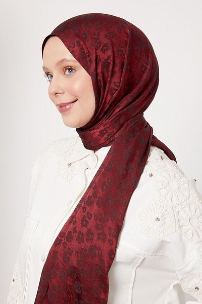 Levidor Burgundy Leopard Pattern Italian Jacquard Shawl