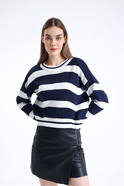 sole stories Women's Premium Soft Texture Crew Neck Striped Long Sleeve Crop Sweatshirt