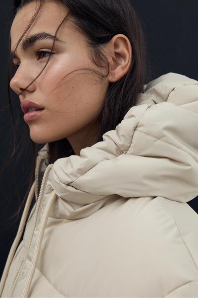 Stradivarius Oversize Kapüşonlu Kapitone Mont