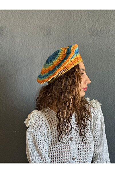 Gönülden Tasarım Hand Knitted French Painter Women's Beanie