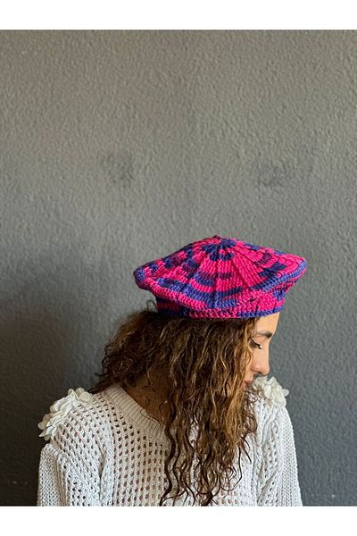 Gönülden Tasarım Hand Knitted French Painter Women's Beanie