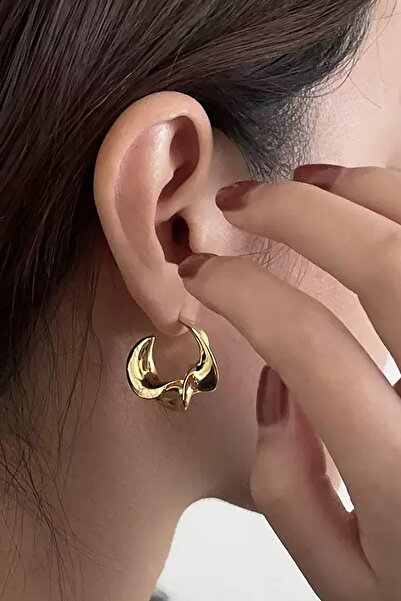 TAKIŞTIR أقراط دائرية من الفولاذ بتفاصيل ملتوية باللون الذهبي (زوج)