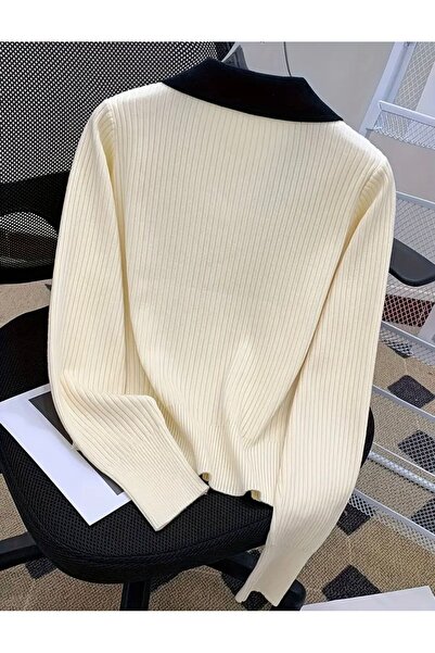 De Pose Pulover tricotat cu detaliu cu nasturi cu panglică guler tip Peter Pan pentru femei