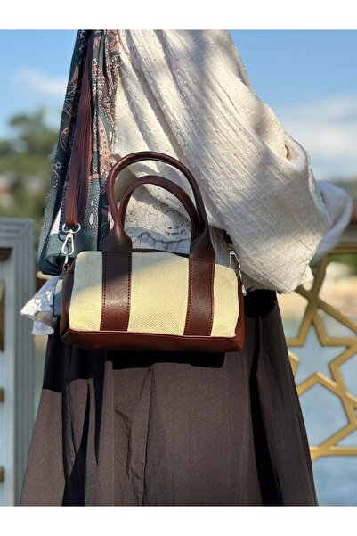 bag and shine Women's Shoulder and Hand Bag with Straw Burgundy Canvas Detail