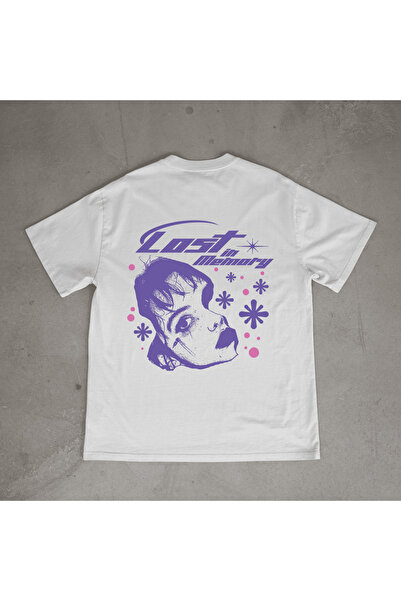 urbvn تي شيرت أبيض كبير الحجم مطبوع بتصميم ذكريات