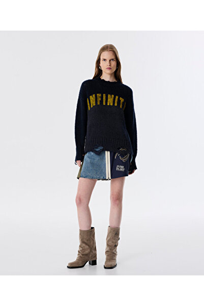 Twist Sweater with Aging Effect and Slogan