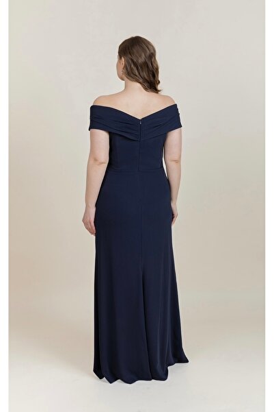 Megi Gelinlik İşlemeli Bel detaylı ve Yırtmaçlı Abiye