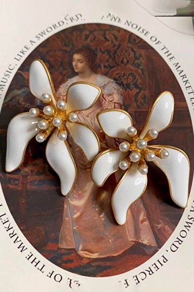 TAKIŞTIR أقراط على شكل زهرة بيضاء اللون ذهبي (زوج)