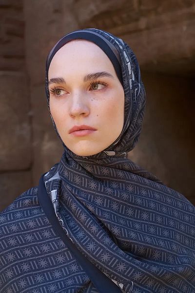 ED Scarf Sunrise Belt Pattern Shawl - Black