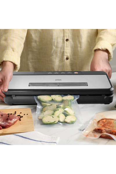shumee Vacuum food sealer with hose and foil