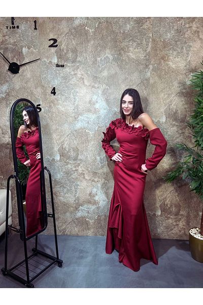 COCONALY Satin dress with a distinctive cut