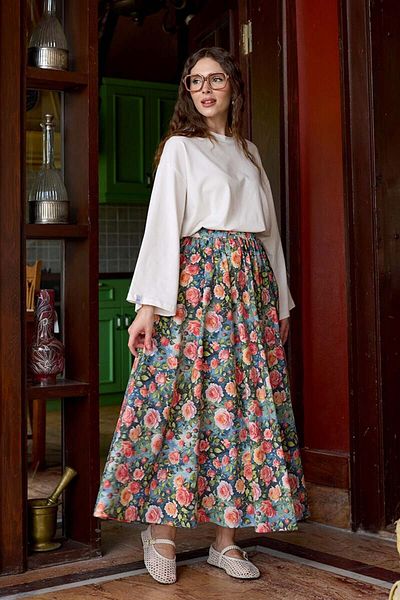 Ceylan Otantik Ecru Body & Orange Rose Patterned Balloon Skirt Set