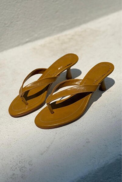 I Love Shoes Ponya Matte Leather Tan Flip Flops Heeled Slippers