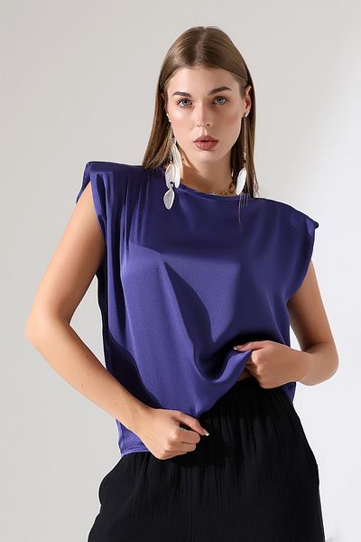 Dreamlike Purple Satin Padded Blouse – Strong & Sparkling Posture
