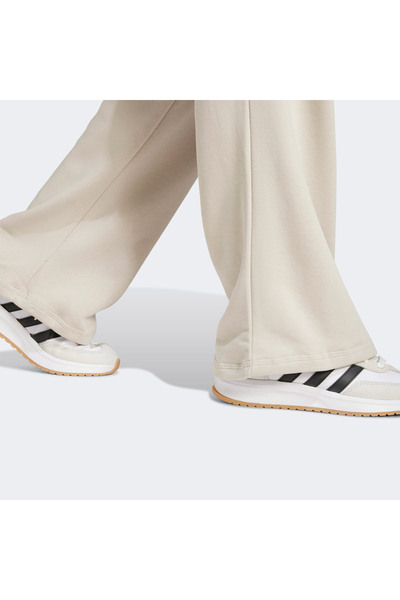 adidas Essentials Small Logo Feel Cozy Open Hem Kadın Bej Eşofman Altı
