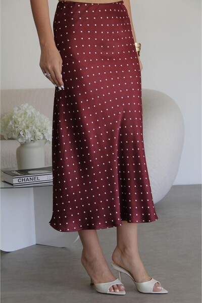 Pulli Collection Fusta midi din satin premium cu talie elastică în talie și tăietură în formă de fâșie, în culoare burgundă cu buline